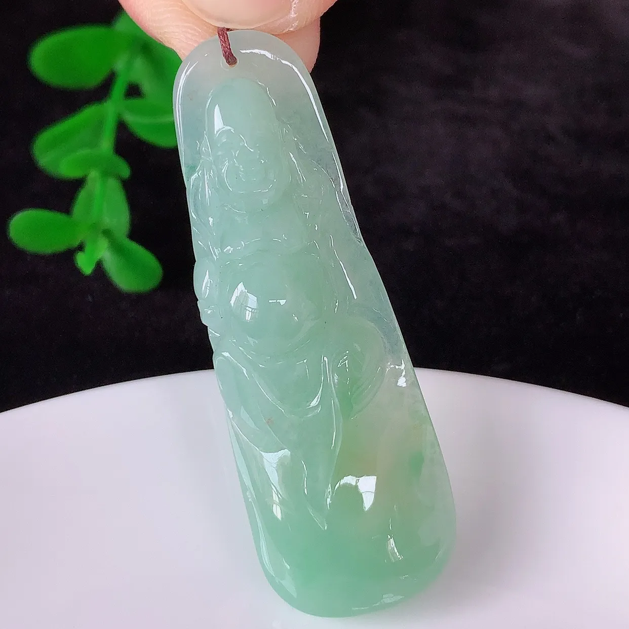 自然光实拍，冰飘绿翡翠冰胶逍遥布袋佛吊坠，代代有钱，水足丰盈，盈满欢喜，配戴送礼佳品！#60.10