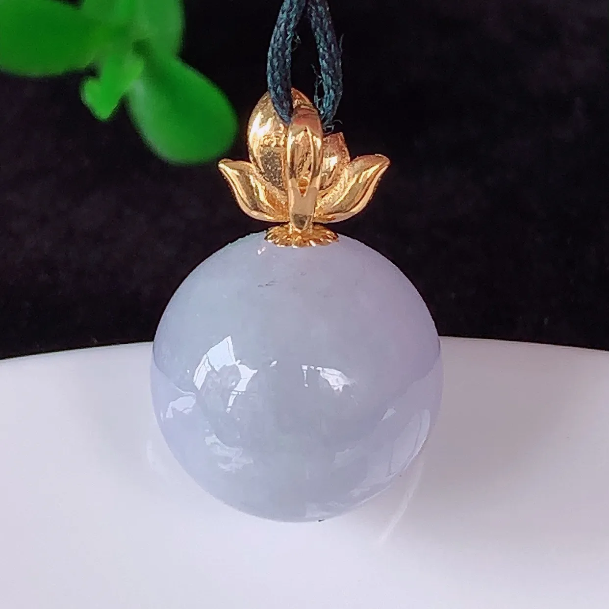 自然光实拍，18k金镶嵌冰润冰糯种紫罗兰翡翠转运珠圆珠吊坠，沁人心脾，精致典雅的设计，为佩戴者，增添色彩，送礼自留都是佳品选择！#1.10整体19*裸石12.6