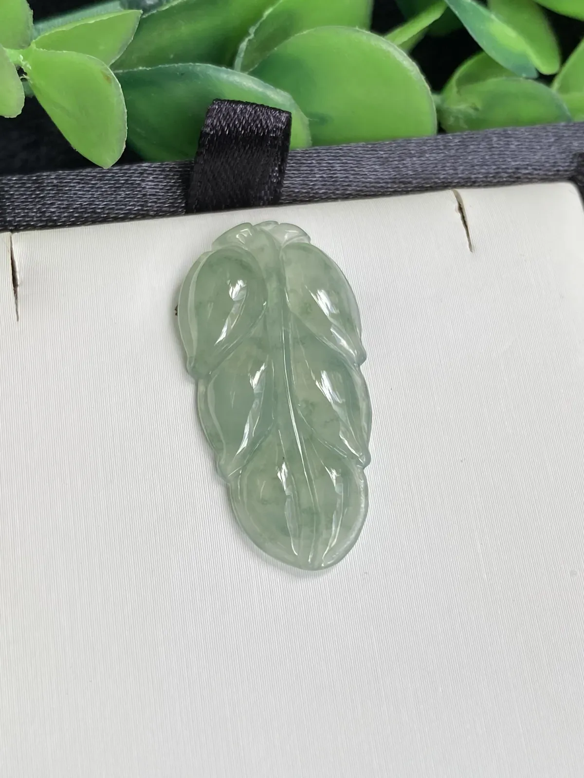 推荐【冰飘花叶子】飘草绿色水草花，无纹裂，水润，细腻，起光，种老，品相佳，31*15.5*4.6