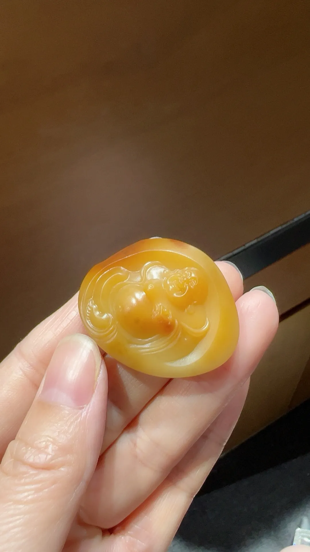 籽料｜黄沁｜弥勒佛

重18.6克 尺寸30*37*11.8mm
