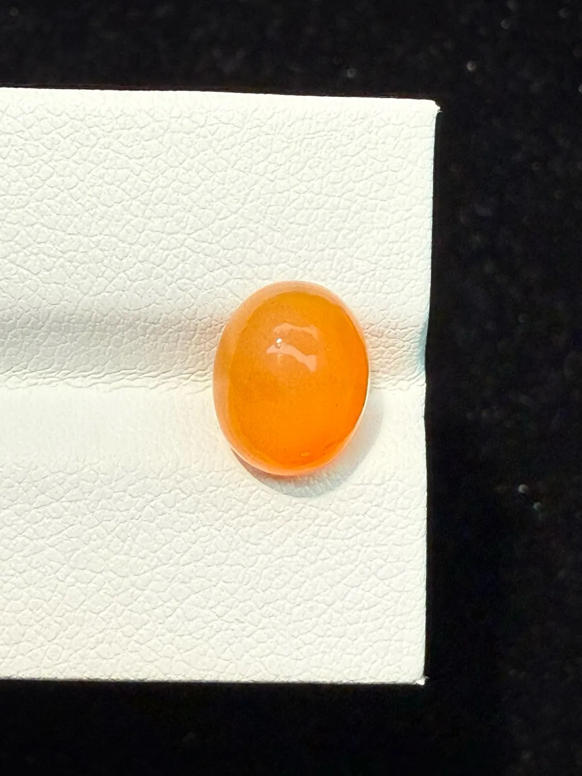 2.085ct天然墨西哥火欧泊裸石，尺寸10×8×5.5mm， 颜色美艳 ，晶体通透