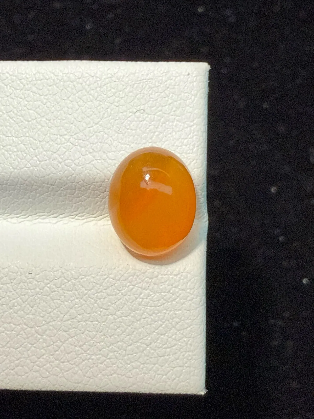 2.18ct天然墨西哥火欧泊裸石，尺寸10.1×8.1×5.7mm， 颜色美艳 ，晶体通透