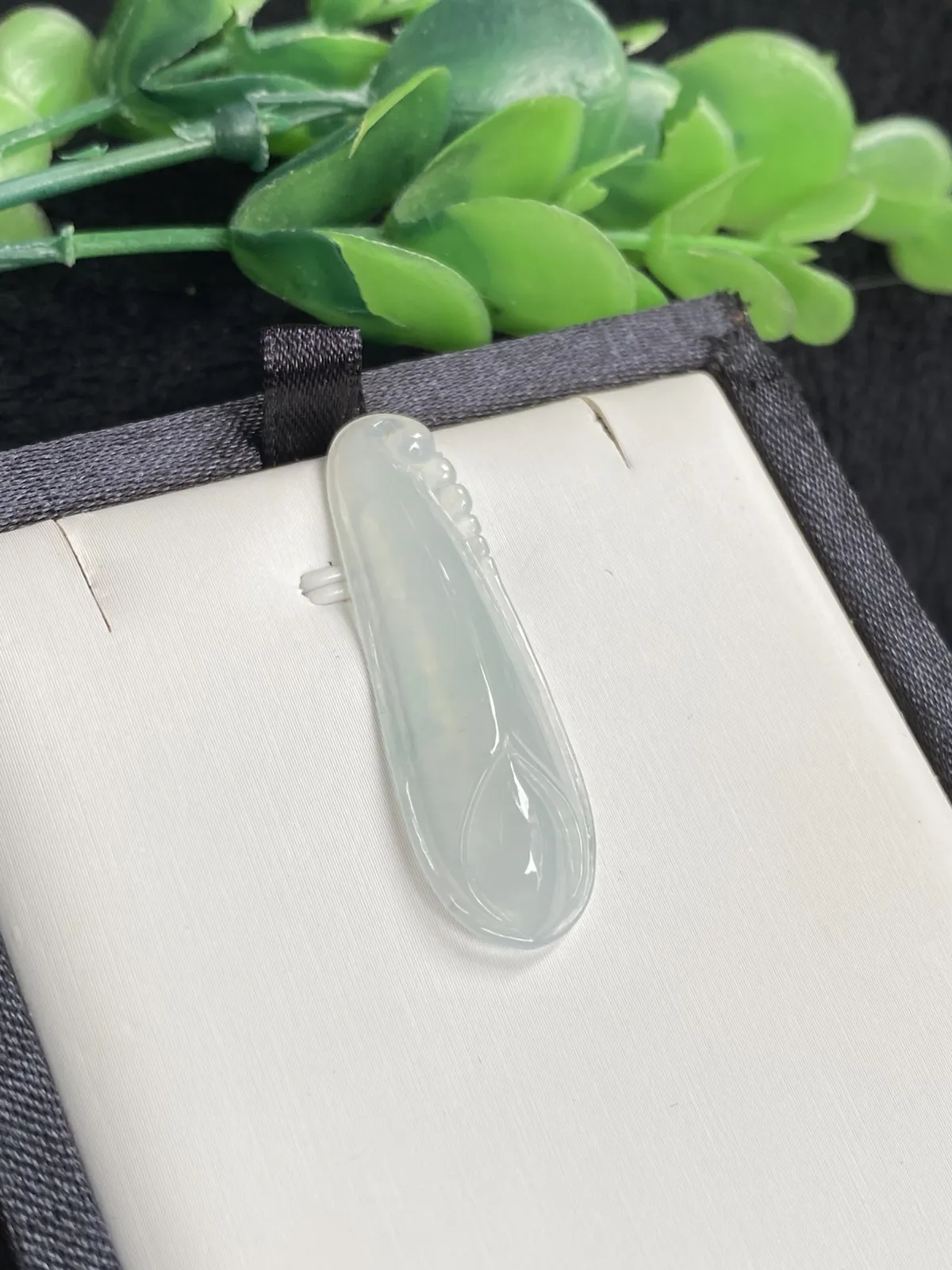 推荐【冰玉兰花】冰清玉洁，淡雅清新，无纹裂，水润，冰透，起光，细腻，种老，超值～～