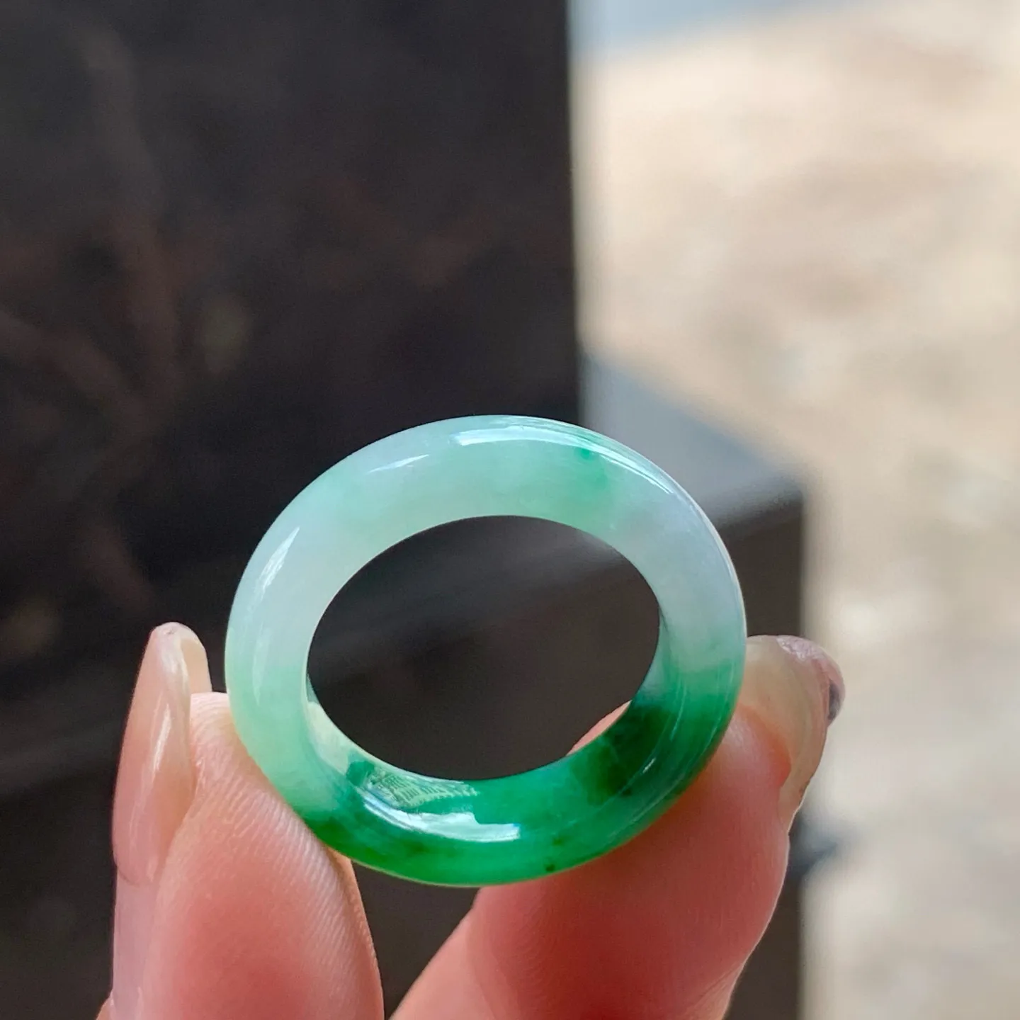 辣绿指环 上手好看，颜色浓郁