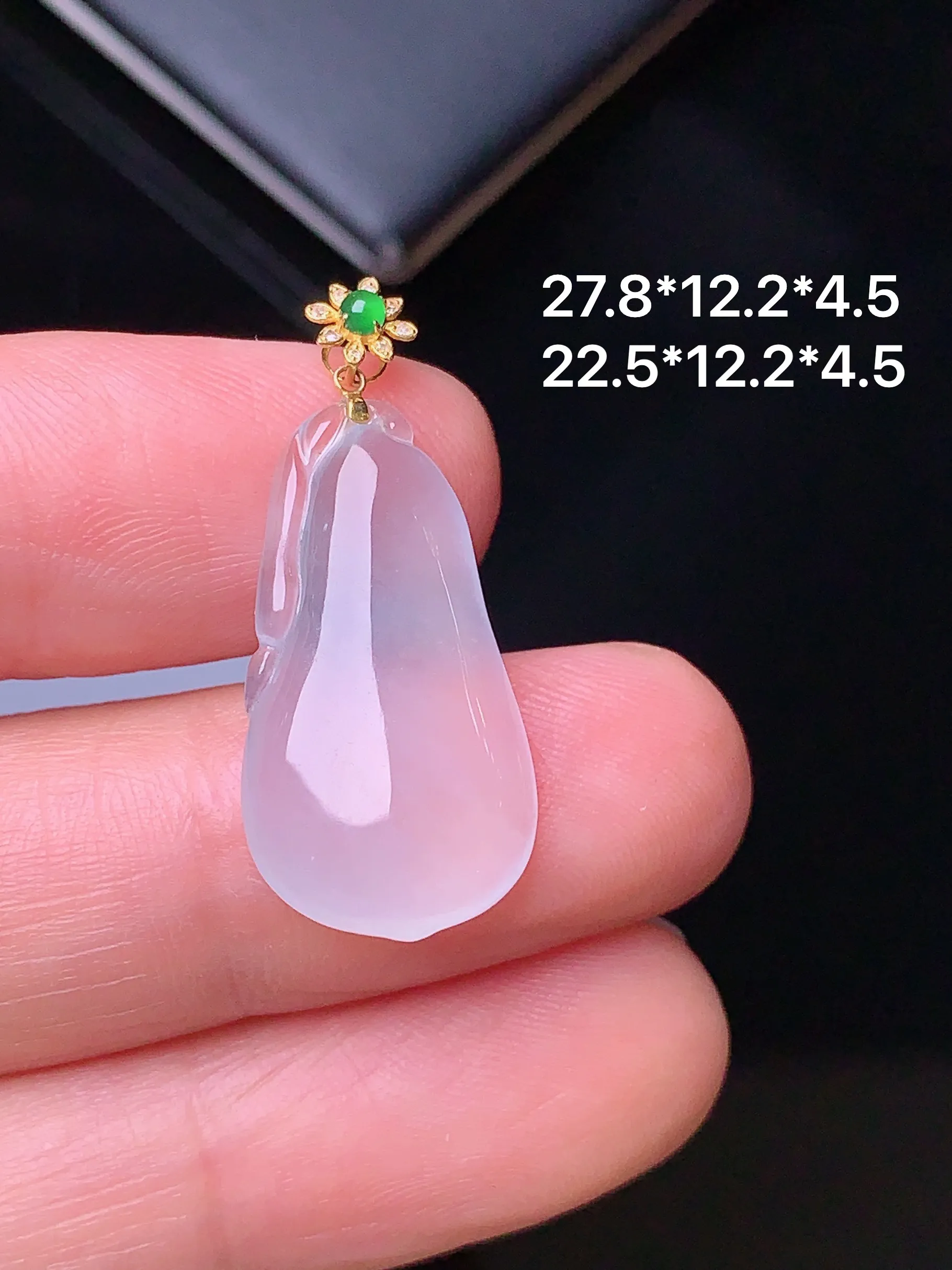 18k金镶嵌冰种福瓜吊坠 玉质细腻 水润亮眼  整体尺寸27.8*12.2*4.5