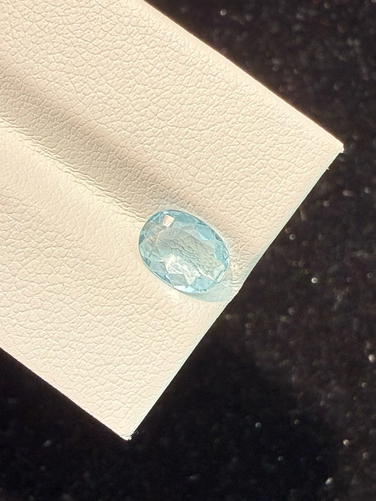 0.825ct天然海蓝宝裸石，尺寸8*6*2.6mm，颜色美艳 ，晶体通透，微棉