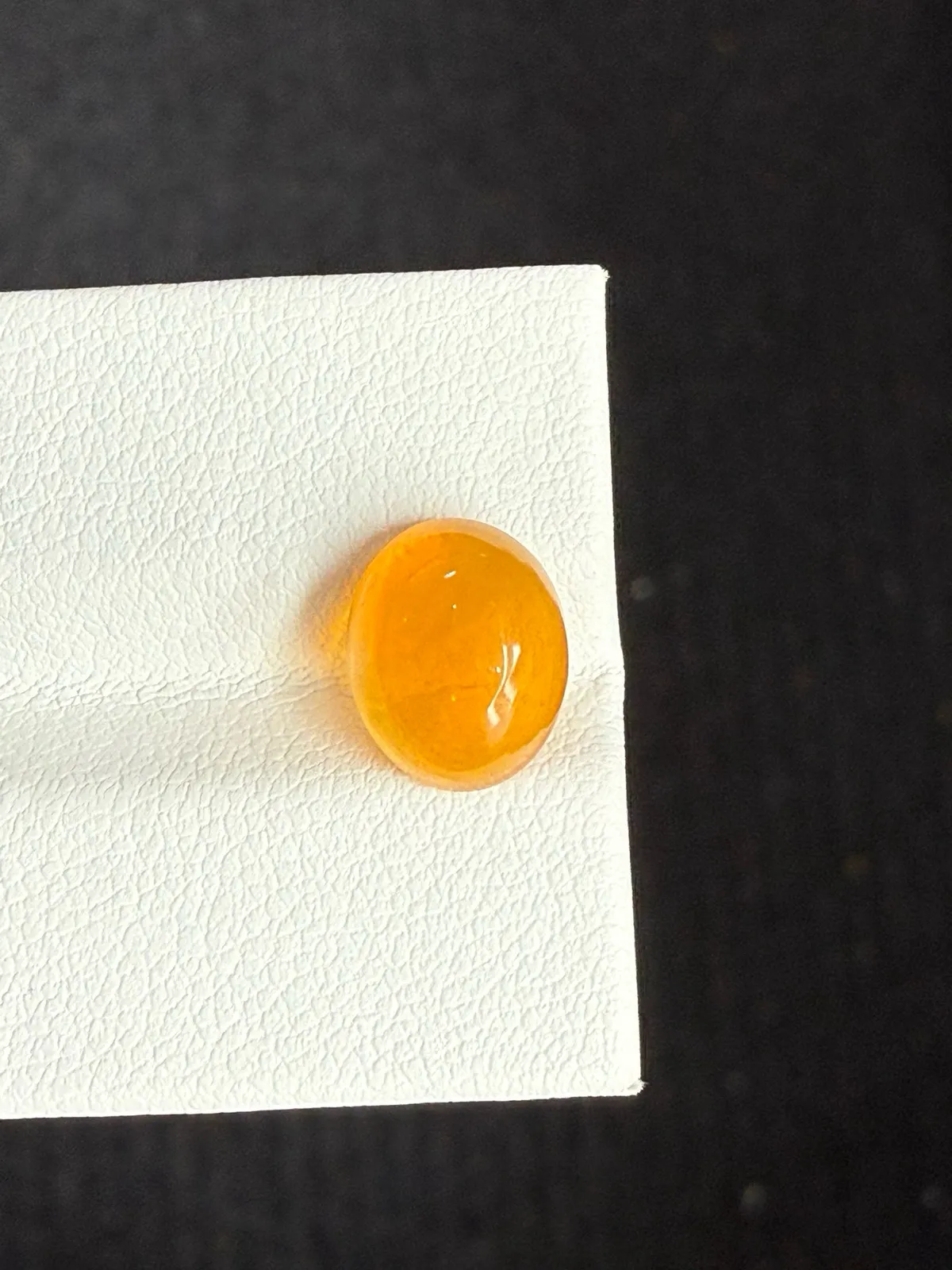 2.01ct天然墨西哥火欧泊裸石，尺寸9.9×8.1×5.3mm， 颜色美艳 ，晶体通透
