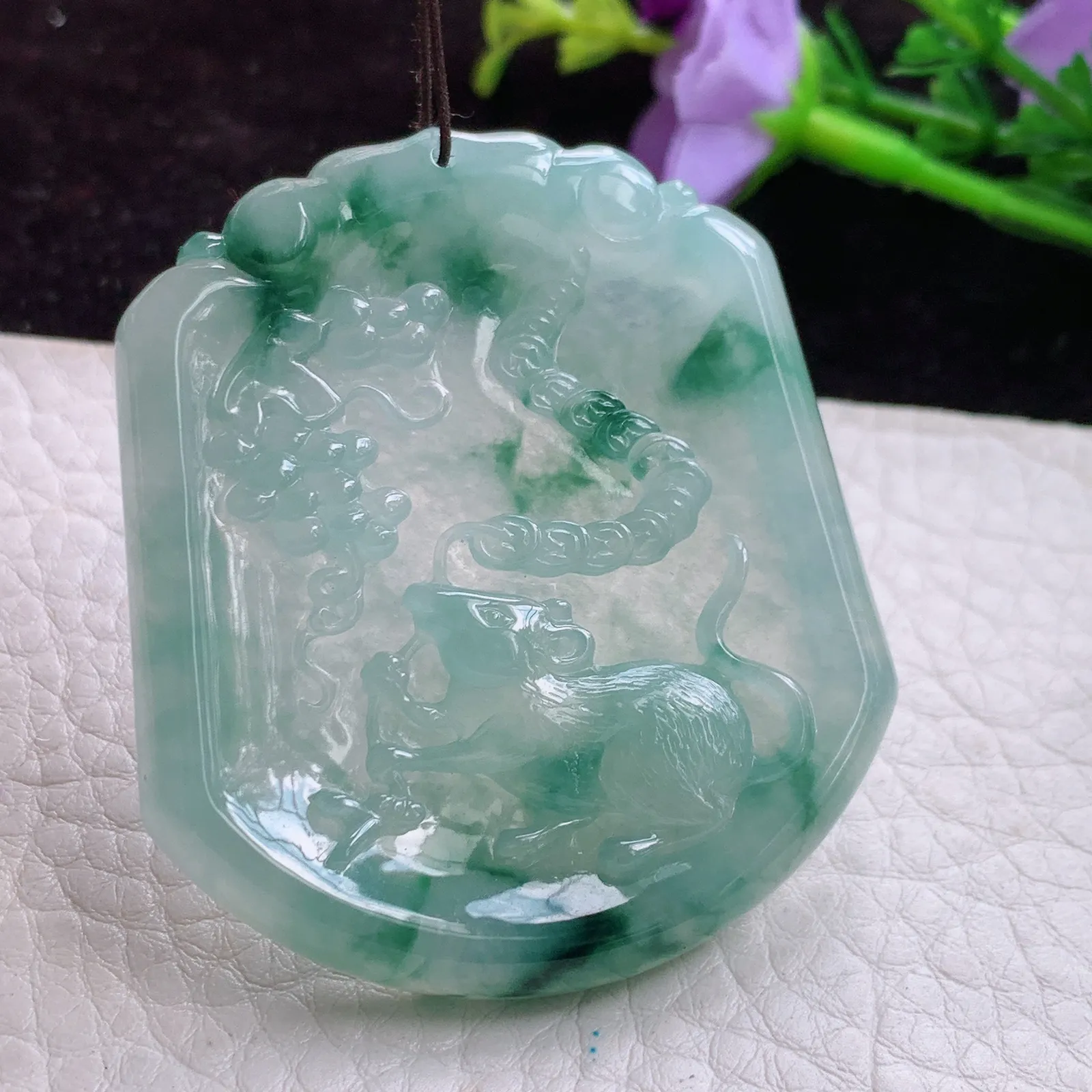ktj实拍51*45*5.8老坑精雕冰飘花招财老鼠玉吊坠 翡翠生肖鼠玉挂件