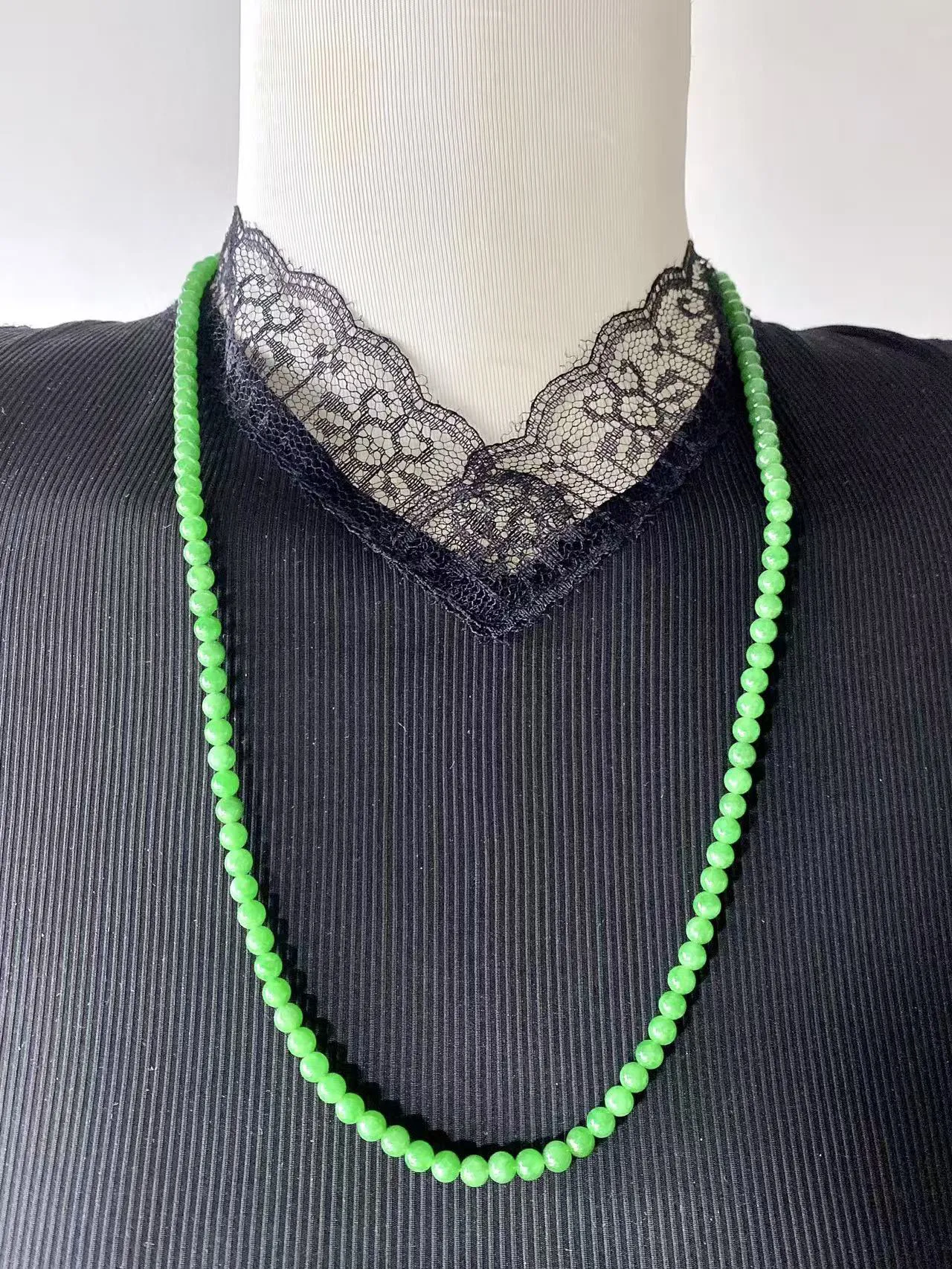 收藏级别，缅甸天然翡翠A货，卡5冰种起胶满绿浓阳绿圆珠项链手链，尺寸：5mm/126颗，长度610mm，重量：26.78g