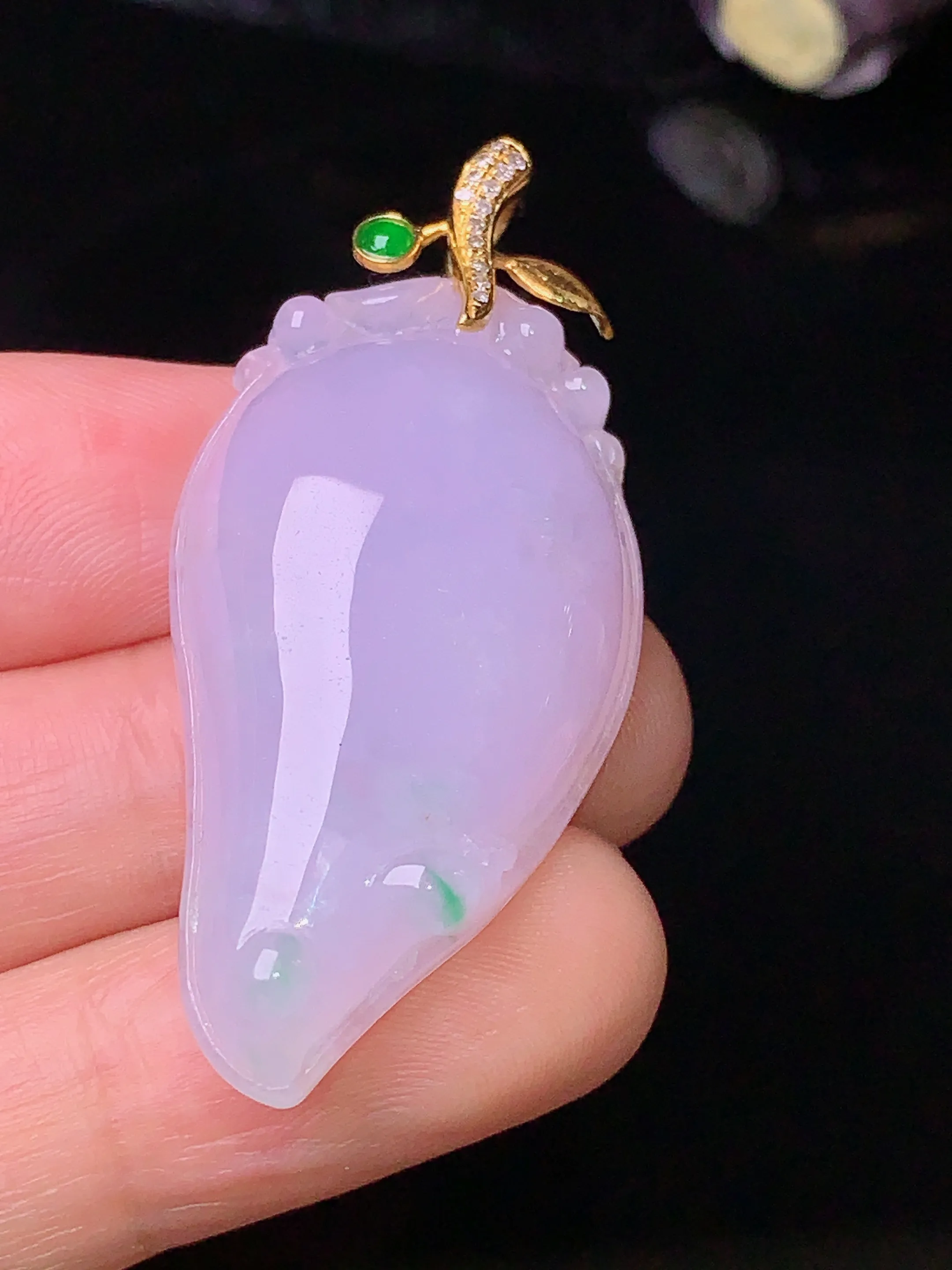 18k金钻镶嵌紫罗兰福瓜吊坠 玉质细腻 水润亮眼  整体尺寸45.3*20.5*7.8