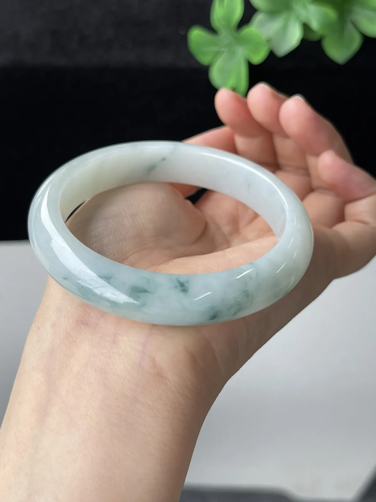 正圈58.2圈口，翡翠糯化种飘花手镯