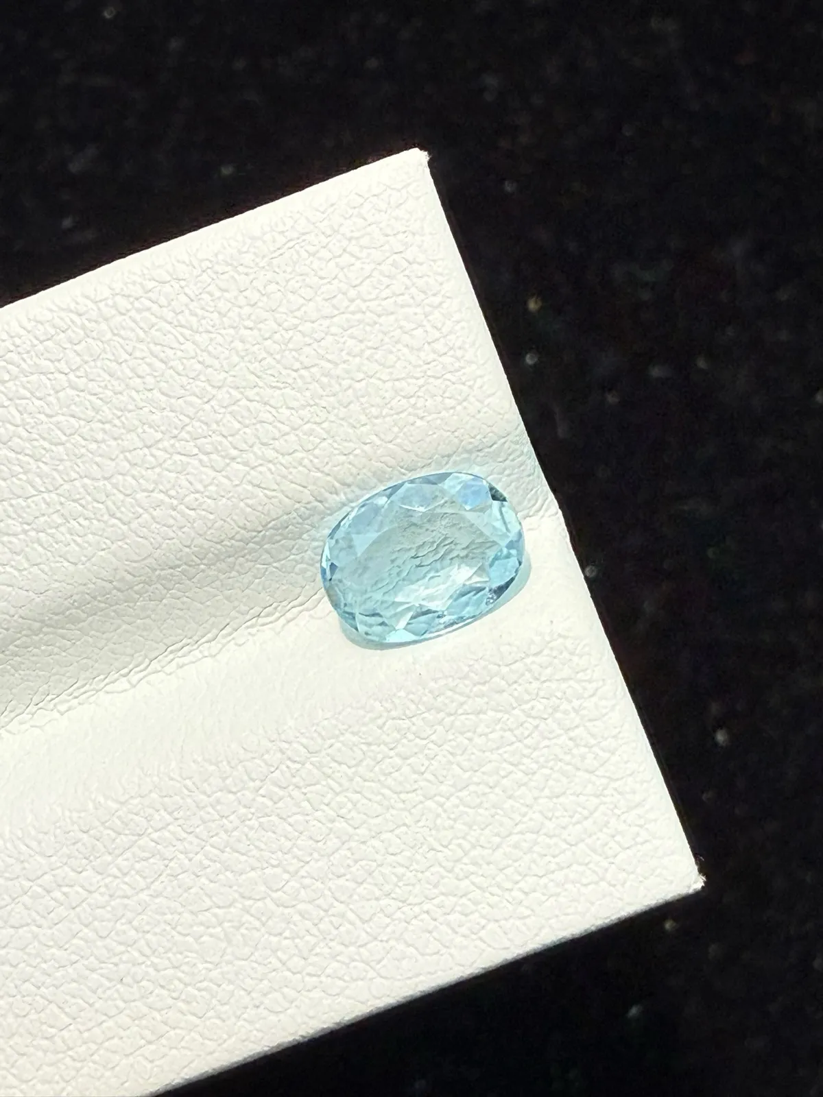 0.825ct天然海蓝宝裸石，尺寸8*6*2.6mm，颜色美艳 ，晶体通透，微棉