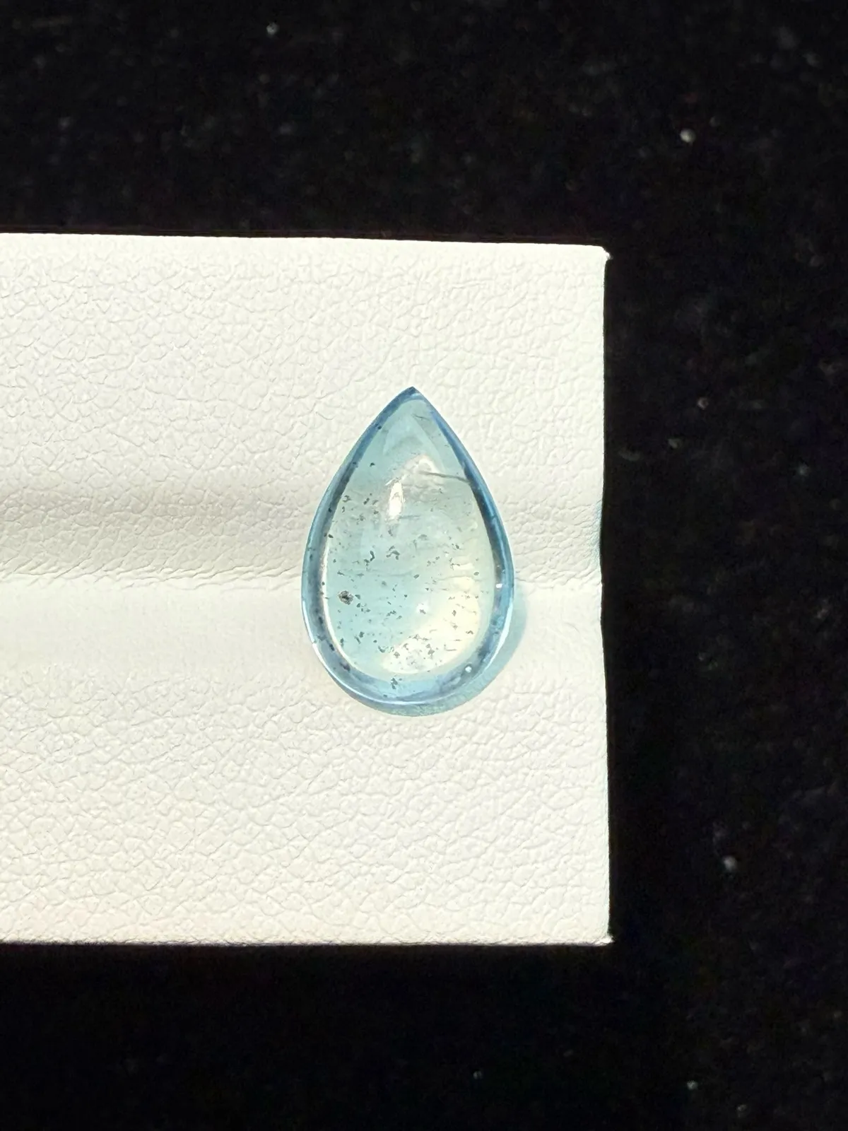 3.89ct天然海蓝宝裸石，尺寸13.6*9.1*5mm，颜色美艳 ，晶体通透，微棉