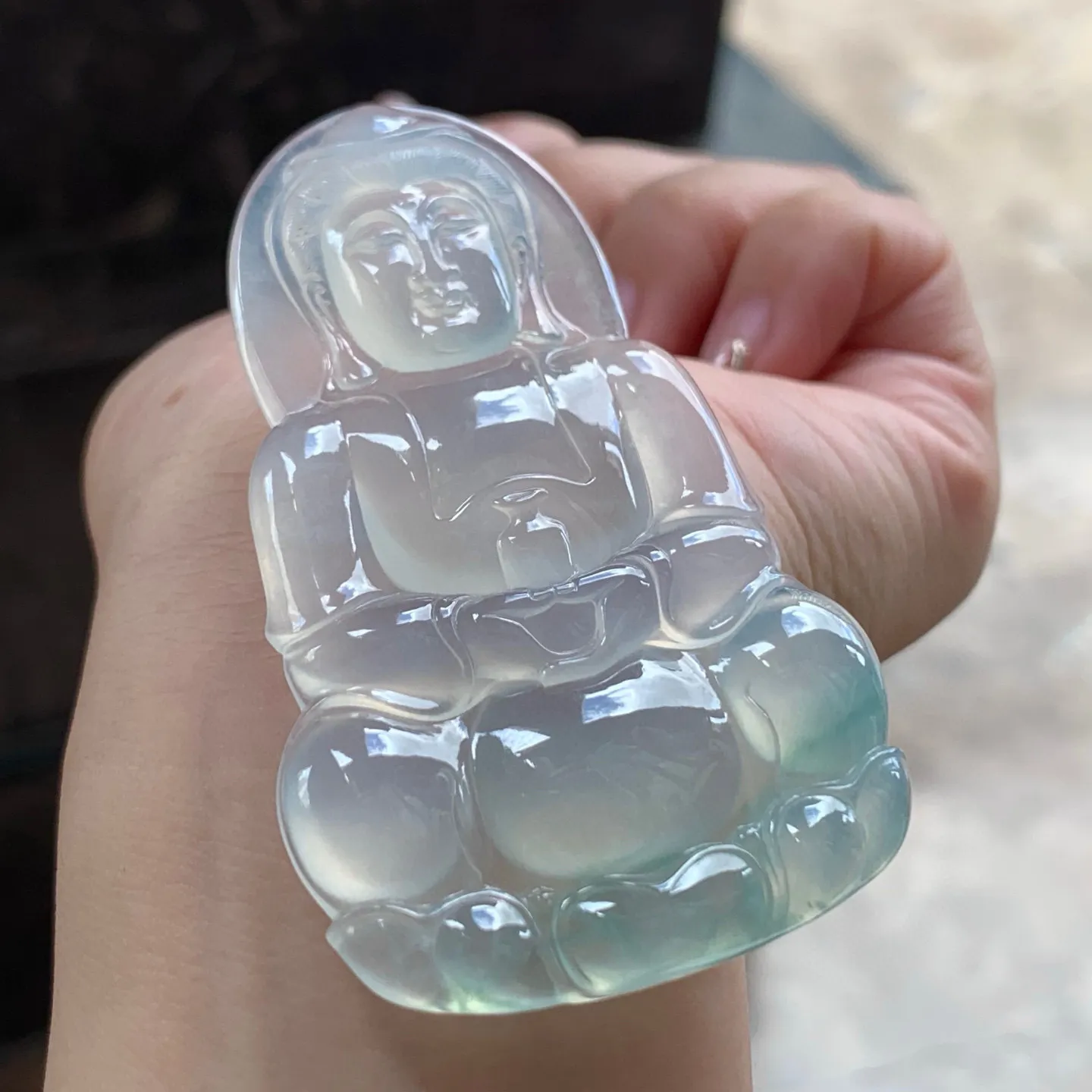 冰种观音
佩戴大气