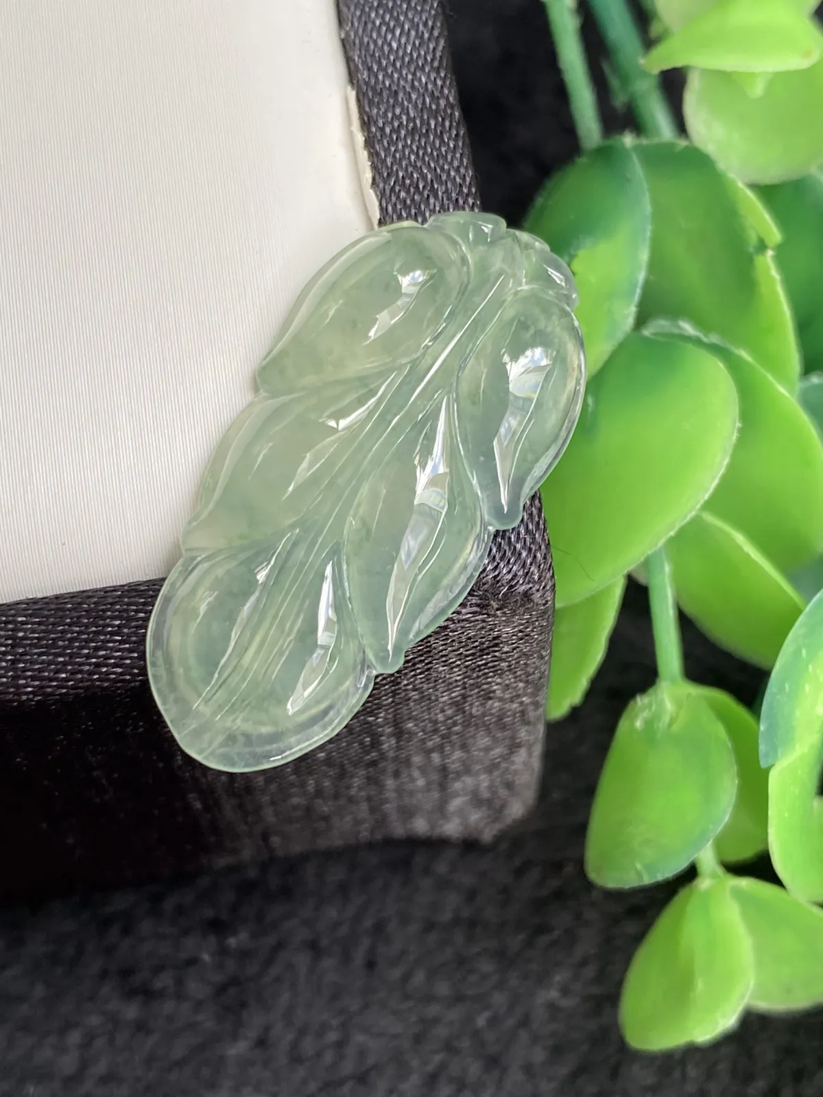 推荐【冰飘花叶子】飘草绿色水草花，无纹裂，水润，细腻，起光，种老，品相佳，31*15.5*4.6