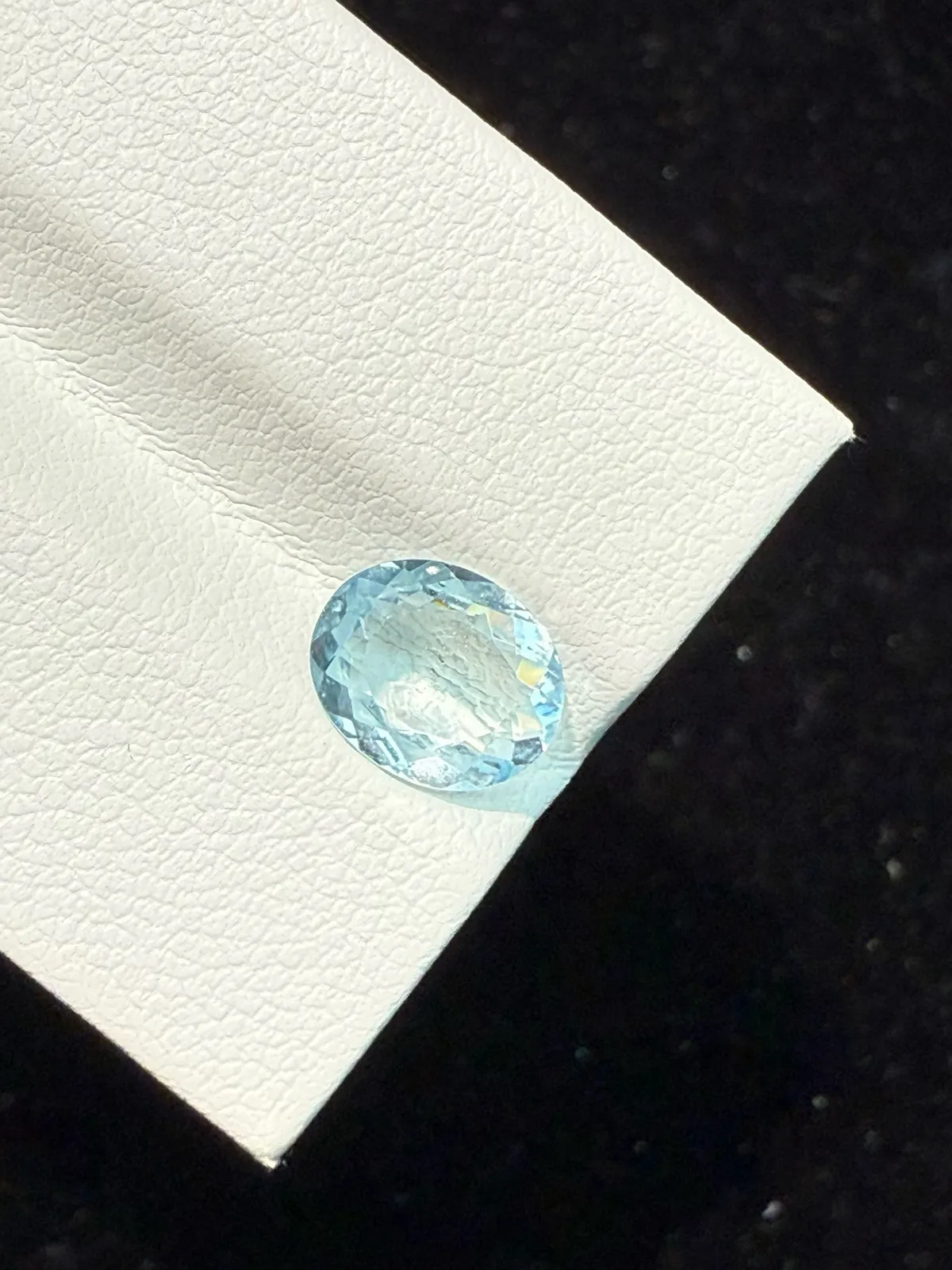 1.165ct天然海蓝宝裸石，尺寸8.5*6.9*3.1mm，颜色美艳 ，晶体通透，微棉