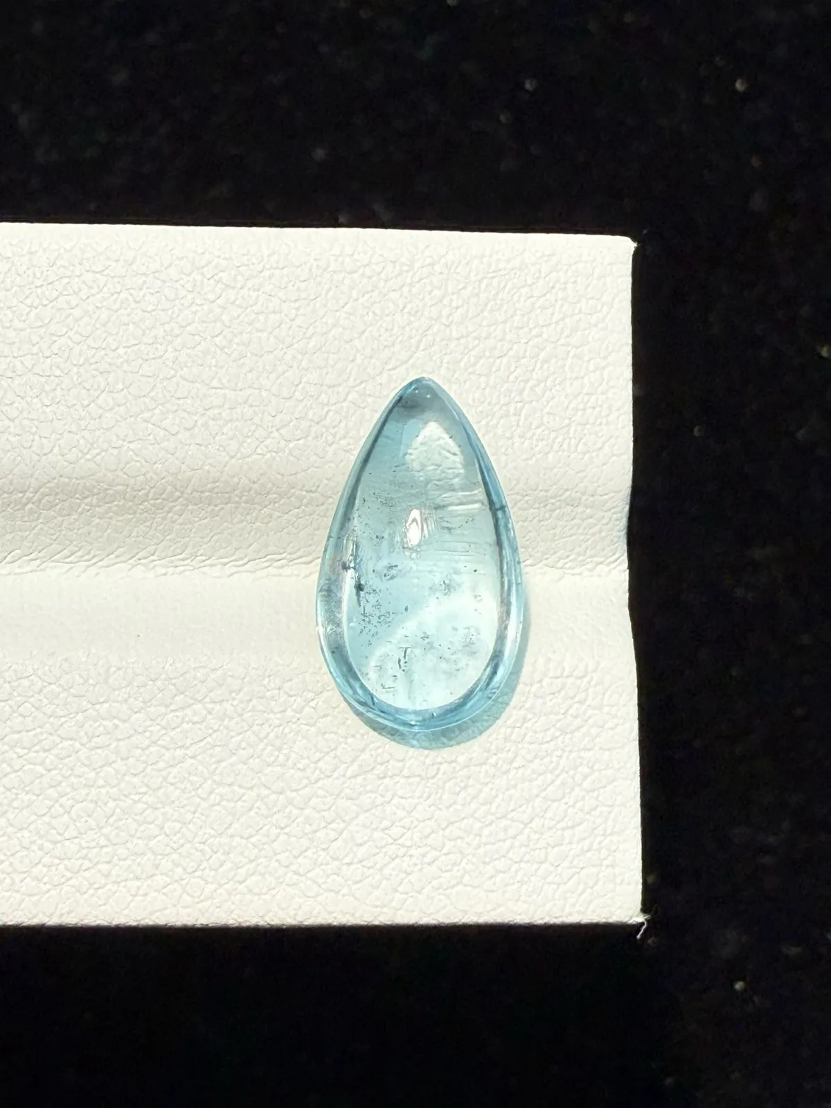 4.125ct天然海蓝宝裸石，尺寸15.3*8.8*4.8mm，颜色美艳 ，晶体通透，微棉