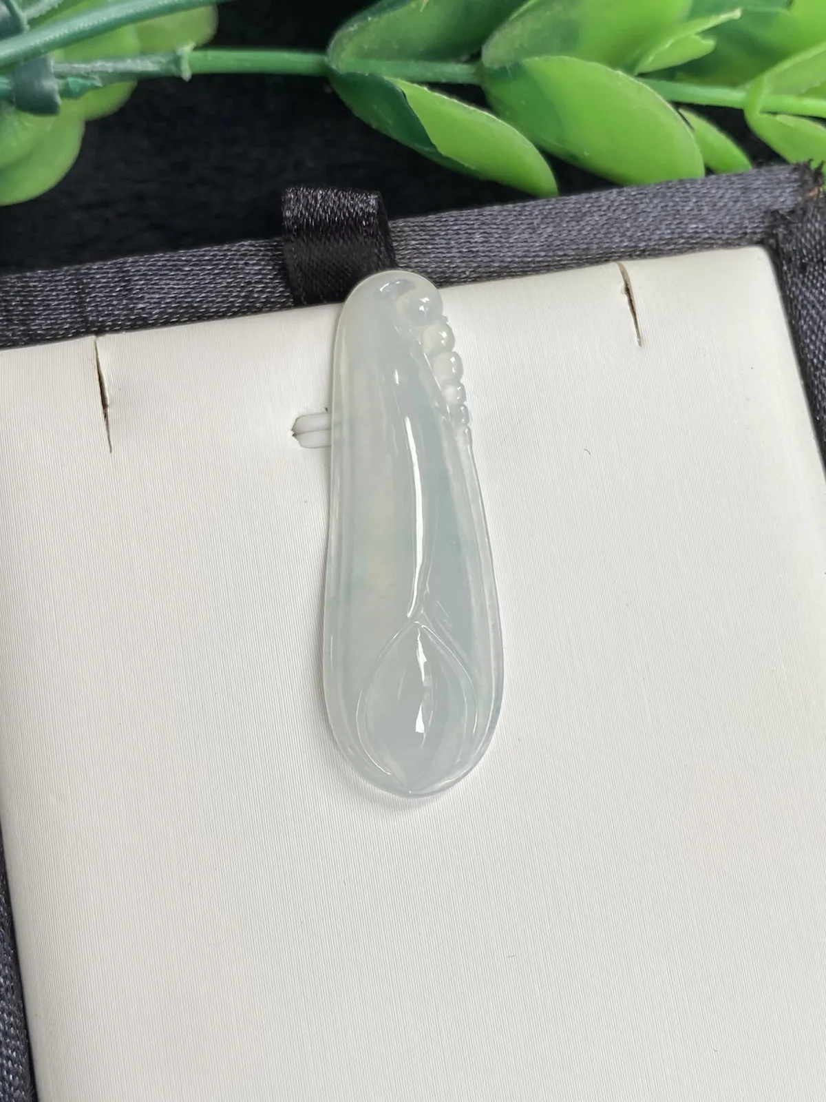 推荐【冰玉兰花】冰清玉洁，淡雅清新，无纹裂，水润，冰透，起光，细腻，种老，超值～～