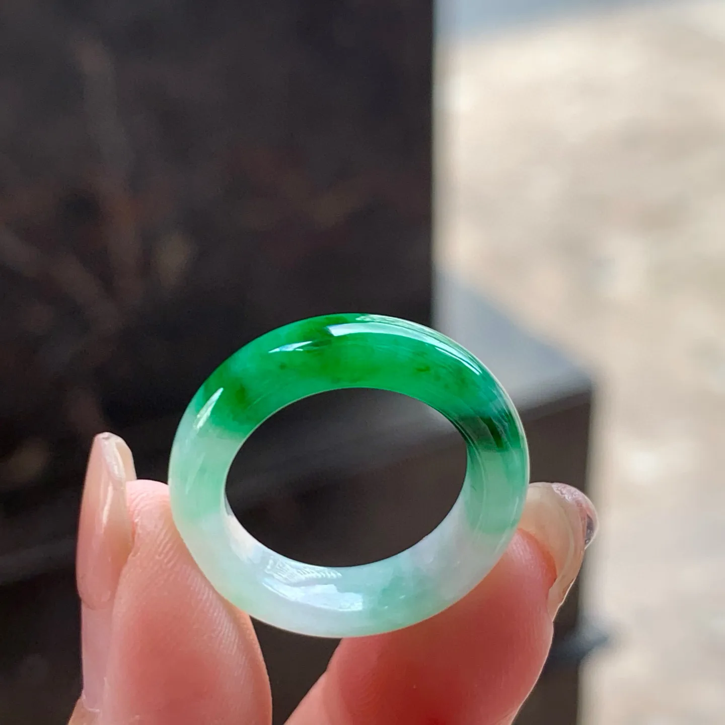 辣绿指环 上手好看，颜色浓郁