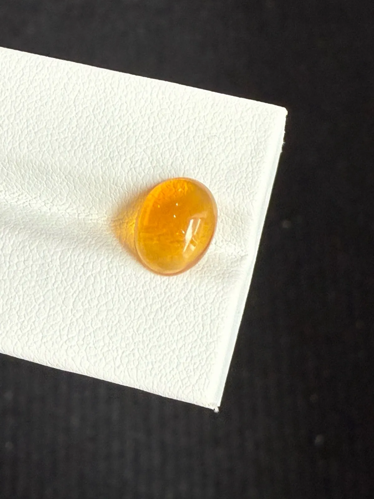 1.46ct天然墨西哥火欧泊裸石，尺寸10×7.9×4.3mm， 颜色美艳 ，晶体通透