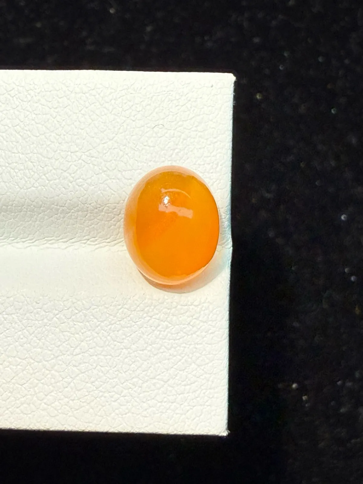 2.18ct天然墨西哥火欧泊裸石，尺寸10.1×8.1×5.7mm， 颜色美艳 ，晶体通透