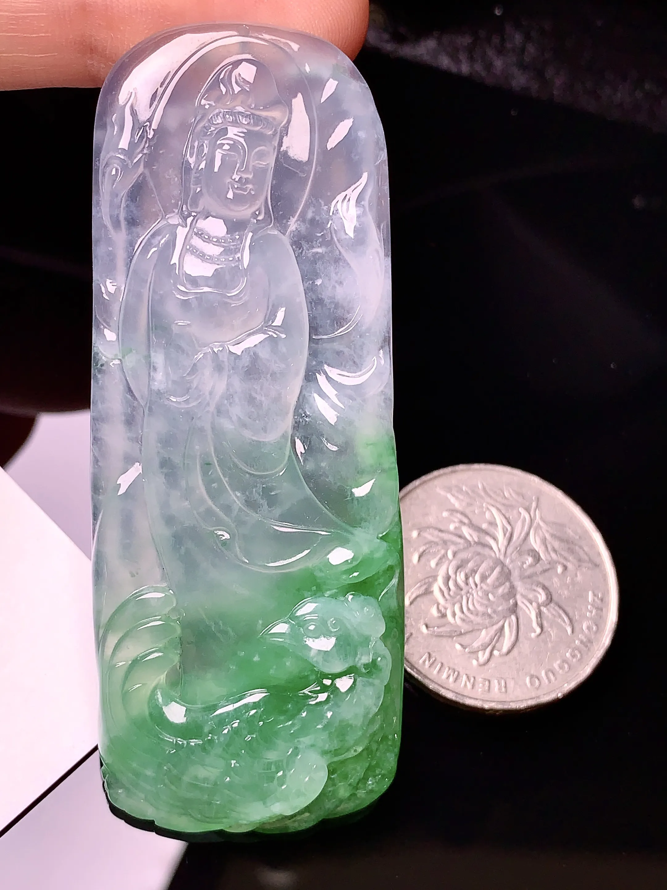冰种飘绿观音吊坠 玉质细腻 水润亮眼  整体尺寸69*26.8*7