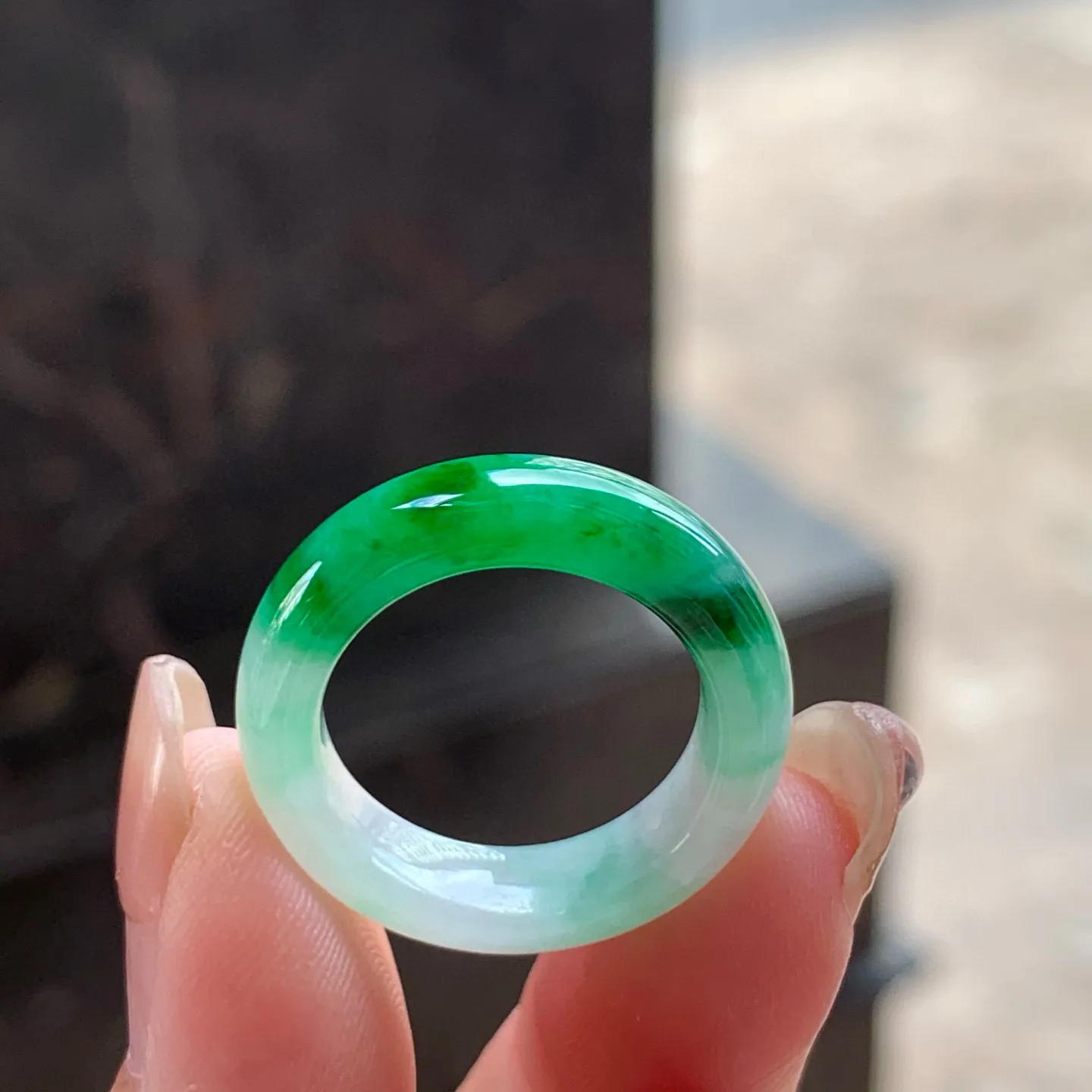 辣绿指环 上手好看，颜色浓郁