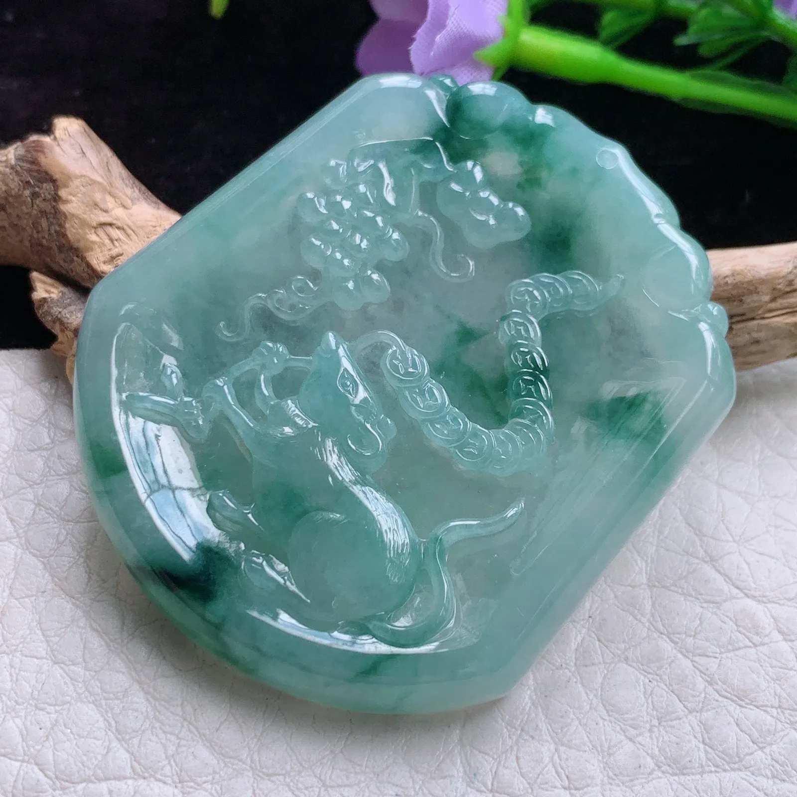 ktj实拍51*45*5.8老坑精雕冰飘花招财老鼠玉吊坠 翡翠生肖鼠玉挂件