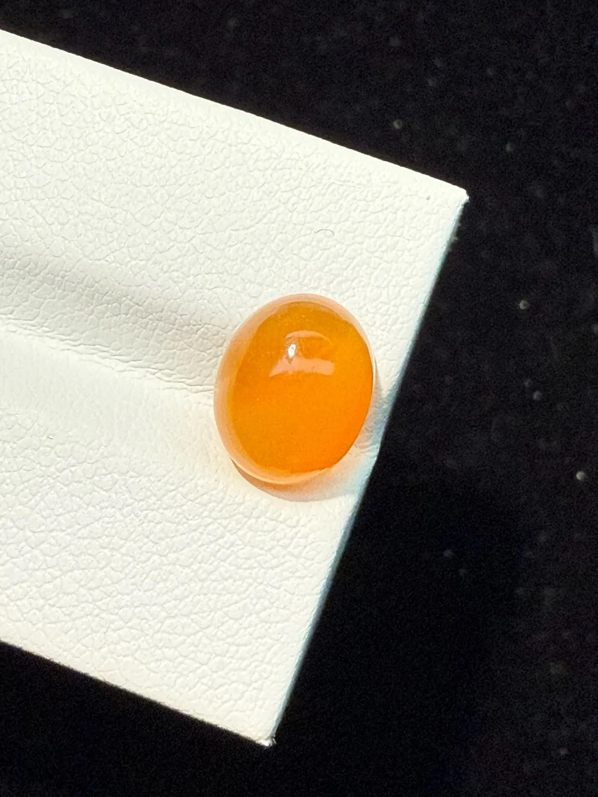 2.18ct天然墨西哥火欧泊裸石，尺寸10.1×8.1×5.7mm， 颜色美艳 ，晶体通透