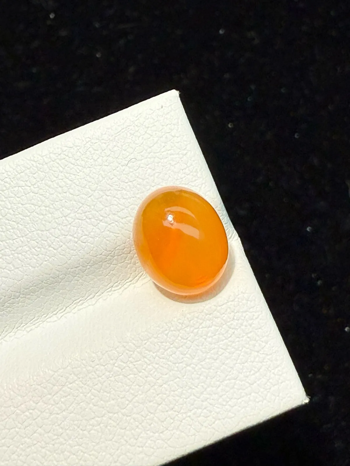 2.18ct天然墨西哥火欧泊裸石，尺寸10.1×8.1×5.7mm， 颜色美艳 ，晶体通透