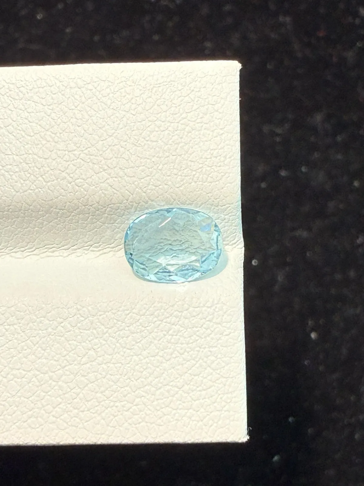 0.825ct天然海蓝宝裸石，尺寸8*6*2.6mm，颜色美艳 ，晶体通透，微棉
