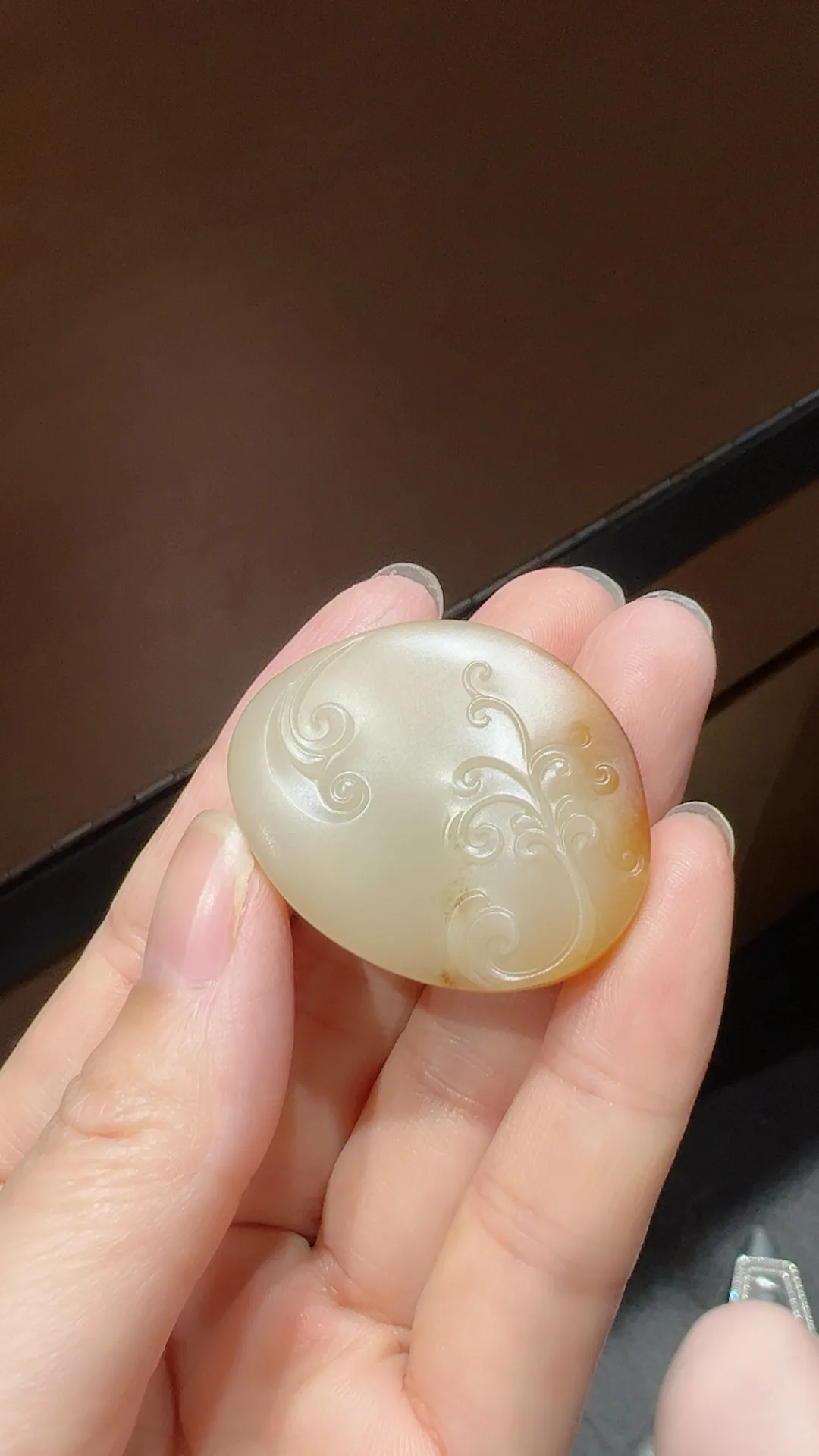 籽料｜黄沁｜弥勒佛

重18.6克 尺寸30*37*11.8mm