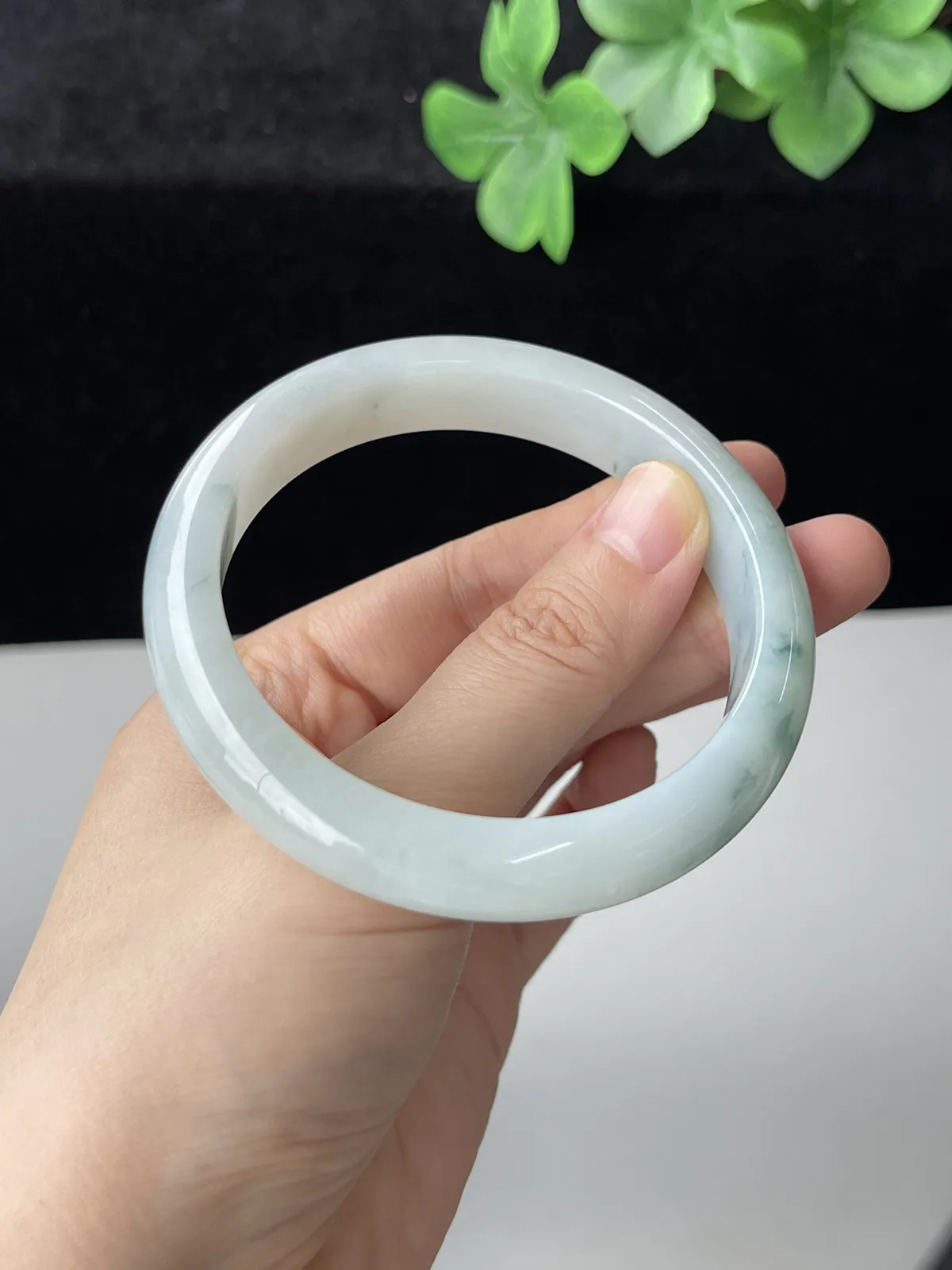 正圈58.2圈口，翡翠糯化种飘花手镯