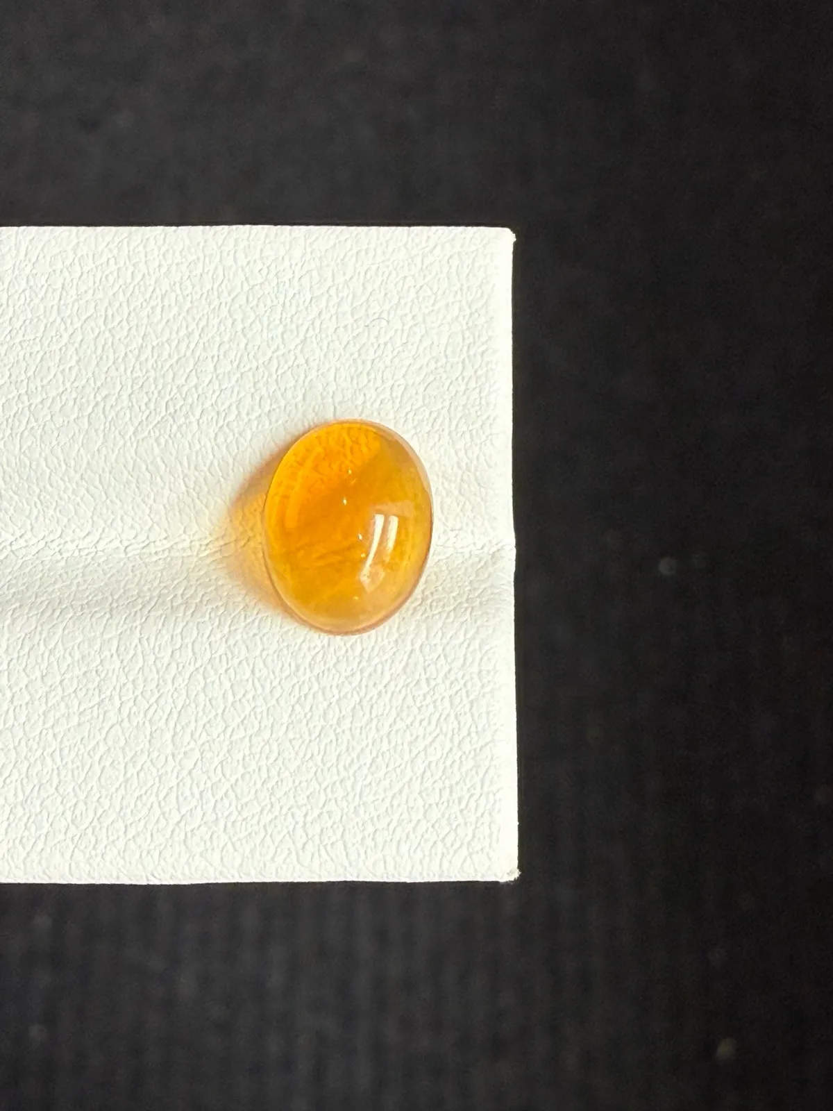 1.46ct天然墨西哥火欧泊裸石，尺寸10×7.9×4.3mm， 颜色美艳 ，晶体通透