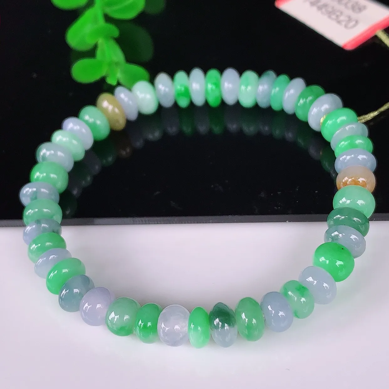 自然光实拍，冰润冰糯种多彩算盘珠翡翠手串手链，种老水足，冰清玉润  颜色漂亮  #038.1取一尺寸7.6*3.9mm