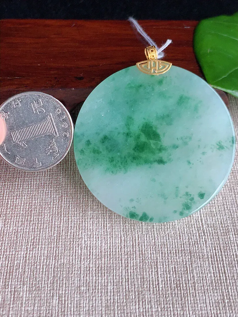 a货翡翠老坑冰种18K金镶嵌飘花无事牌吊坠 尺寸50×5.4mm 重量36.16g 0613