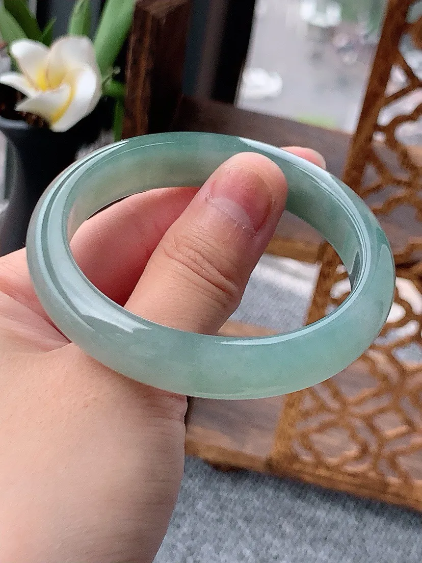 a货翡翠老坑冰种晴底贵妃手镯53-54圈口 尺寸53.6×48.5×11.7×7mm 重量44.98g 0613