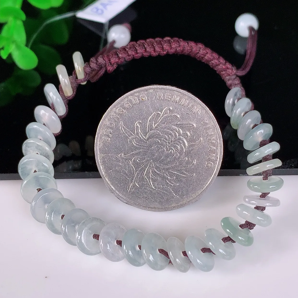 自然光实拍，冰润冰种翡翠平安扣手串手链，种老水足，冰清玉润  颜色漂亮  #49.12取一尺寸6.6*1.5mm