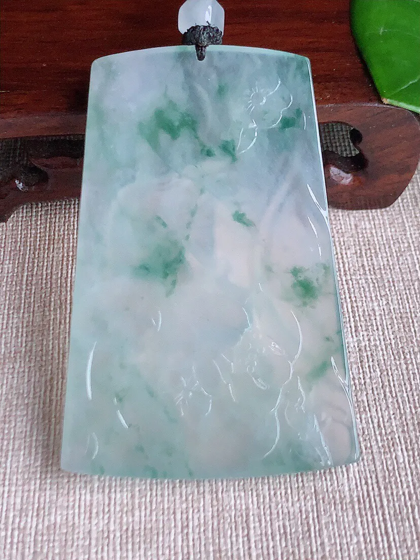 a货翡翠老坑冰种飘花大势至菩萨吊坠 尺寸68×42.8×4.8mm 重量40.37g 0613