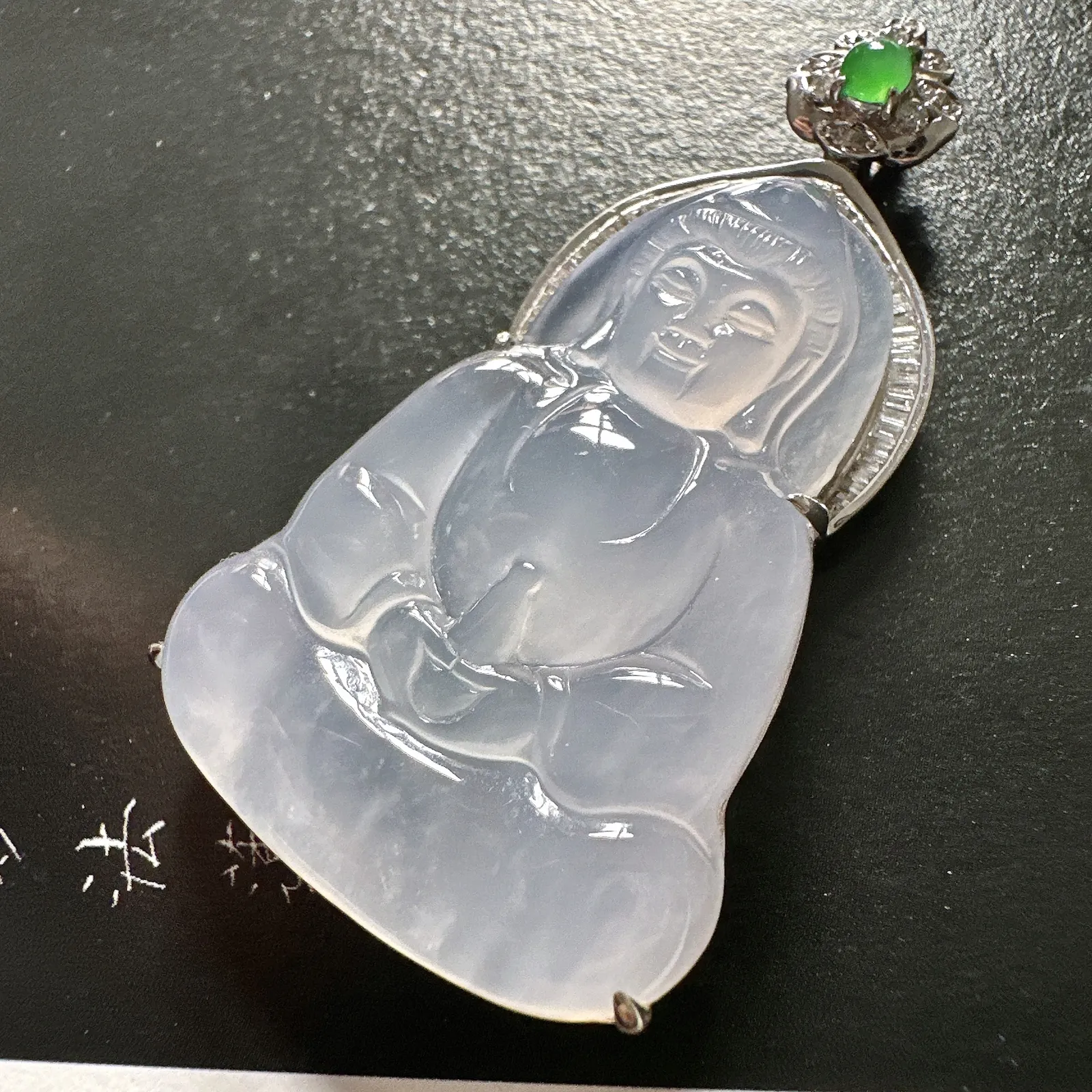 【冰种素衣观音】小精品，质地细腻，通透度上佳，冰感十足，适合佩戴，18k金钻镶嵌，裸石尺寸34.8*24.7*5.4毫米