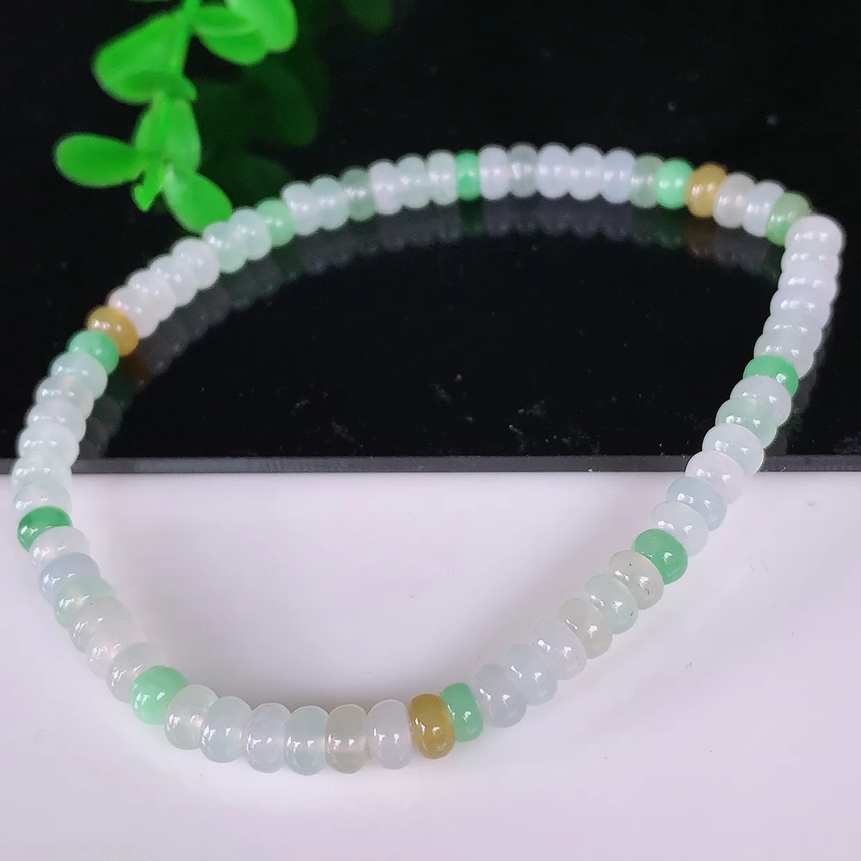自然光实拍，冰润冰种三彩算盘珠翡翠手串手链，种老水足，冰清玉润  颜色漂亮  #46.12取一尺寸4.5*2.2mm
