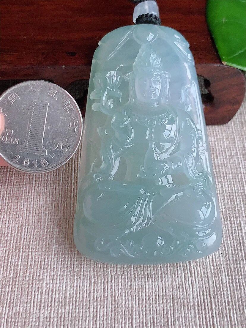a货翡翠老坑冰种晴水大势至菩萨吊坠 尺寸65×37.7×10.6mm 重量56.40g 0613