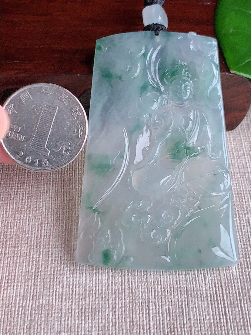a货翡翠老坑冰种飘花大势至菩萨吊坠 尺寸68×42.8×4.8mm 重量40.37g 0613