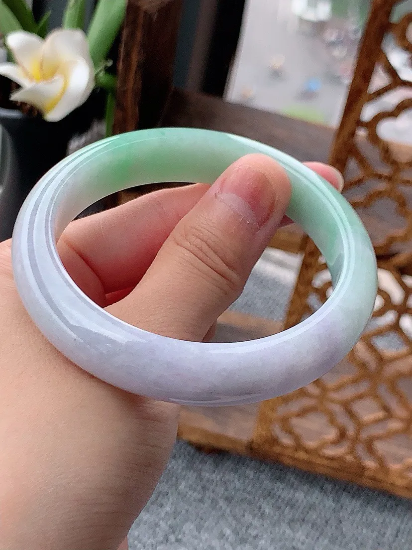 a货翡翠老坑春彩紫罗兰飘绿正装正圈手镯57-58圈口 尺寸57×12×8mm 重量57.16g 0613