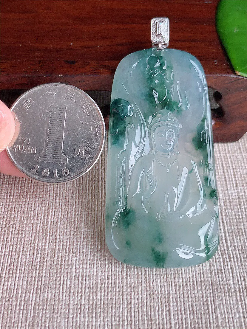 a货翡翠老坑冰种18K金伴钻镶嵌飘花观音吊坠 尺寸61.5×53.5×26.6×5mm 重量18.03g 0613