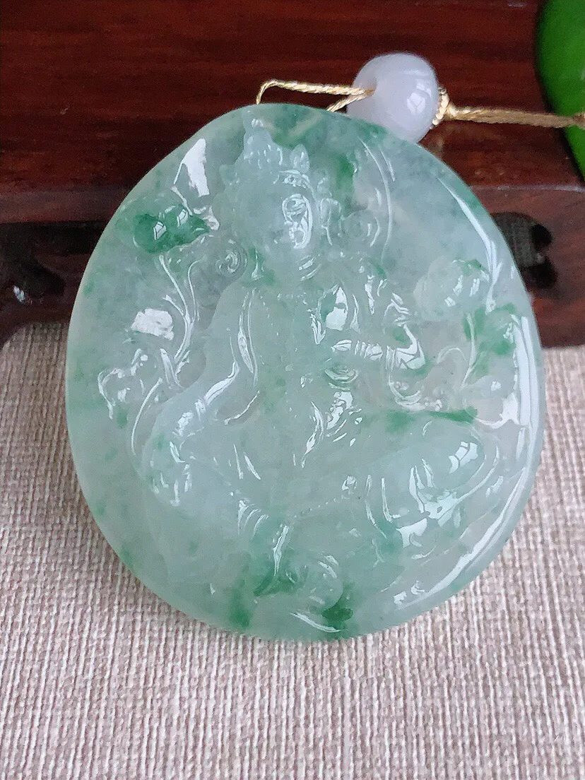 a货翡翠老坑冰种飘花大势至菩萨吊坠 尺寸53×47.4×10mm 重量48.25g 0613