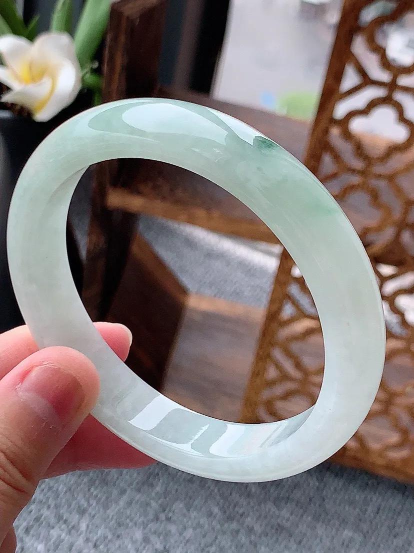 a货翡翠老坑飘花正装正圈手镯60-61大圈口尺寸60.6×12.5×7.8mm 重量62.68g 0613