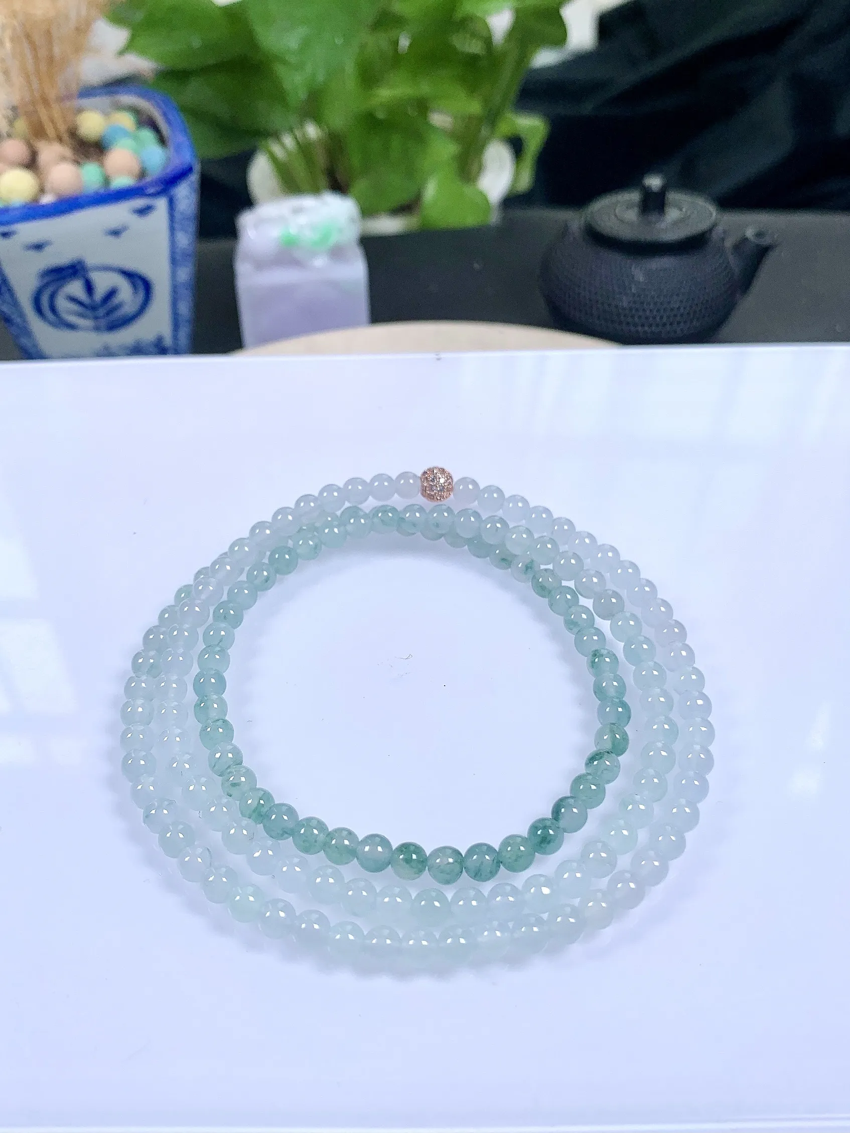 缅甸天然翡翠A货，冰种起胶飘花圆珠项链手链，尺寸：4.8mm/144颗，长度690mm,重量：27.43g