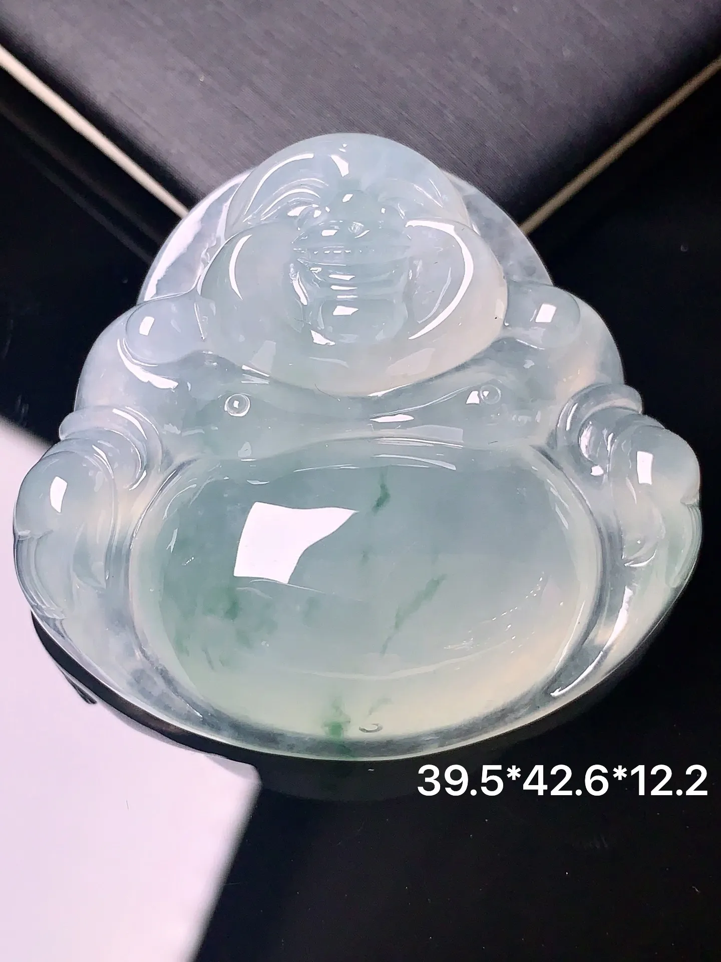 冰种飘绿佛公吊坠 玉质细腻 水润亮眼  整体尺寸39.5*42.6*12.2