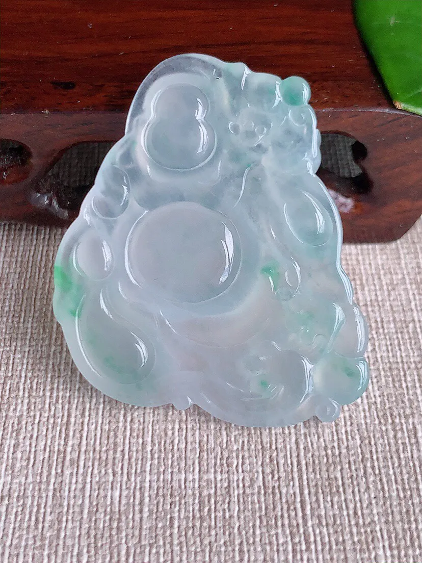 a货翡翠老坑冰种飘绿布袋佛吊坠 尺寸43×38.7×5.6mm 重量17.46g 0613